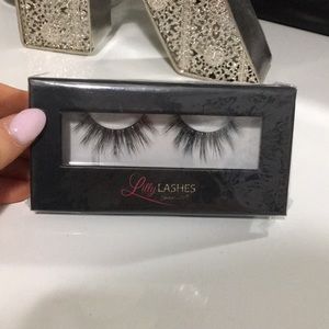LILLY LASHES IN MONACO